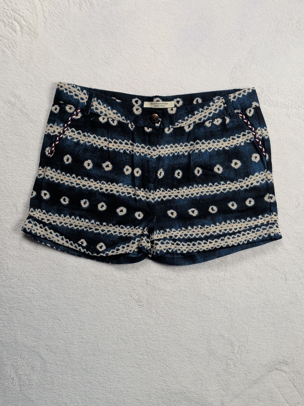 Scotch & Soda Girls Linen Blend Mid-Rise Shorts in Navy and Beige EU 8
